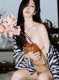 Korean girl model Kim white sling(8)